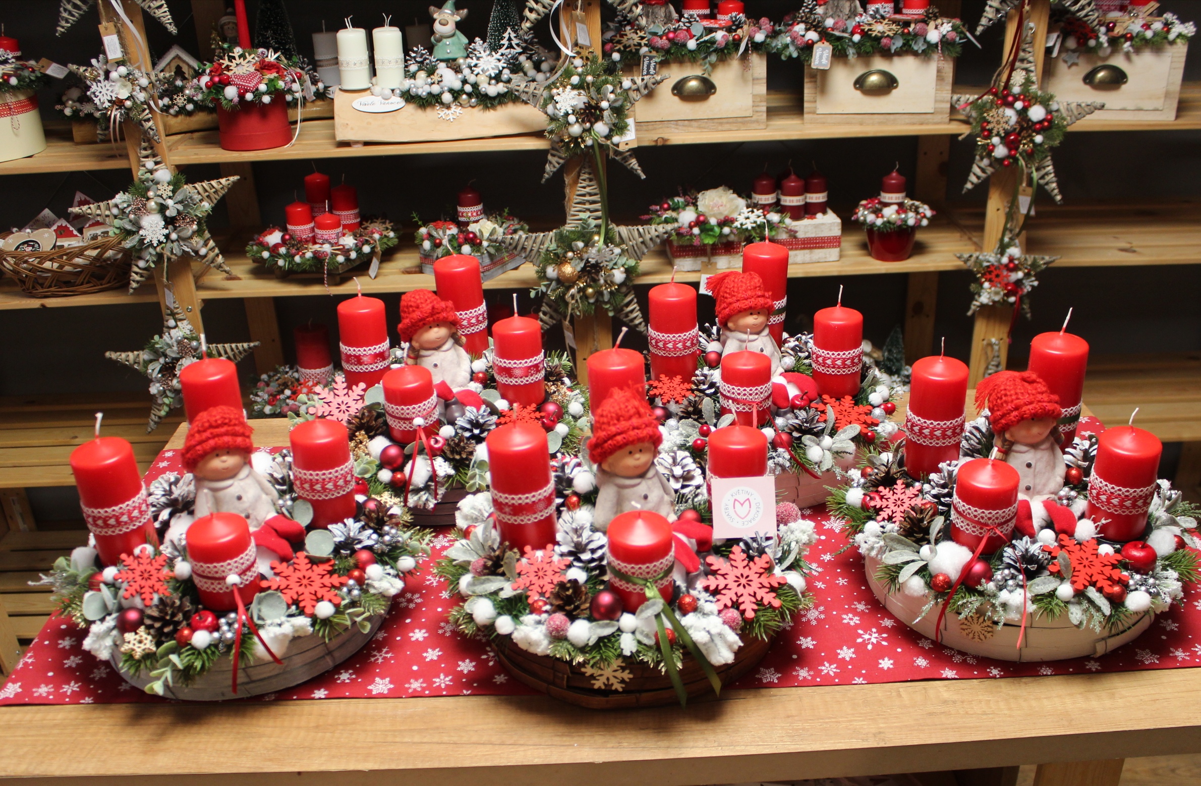 Adventní svícen bílý - holka